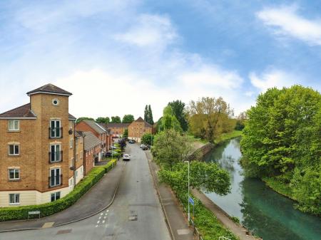 1 bedroom Flat for sale in Loxdale Sidings, Bilston, Wolverhampton, WV14