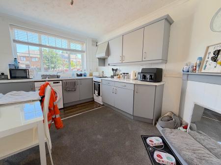 2 bedroom Semi-detached house for sale in Colman Avenue, Wolverhampton, WV11
