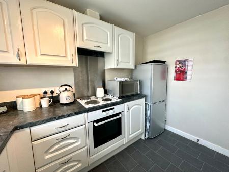 1 bedroom Ground floor flat for sale in Holyhead Road, Wednesbury, Wednesbury, WS10