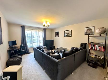1 bedroom Ground floor flat for sale in Holyhead Road, Wednesbury, Wednesbury, WS10