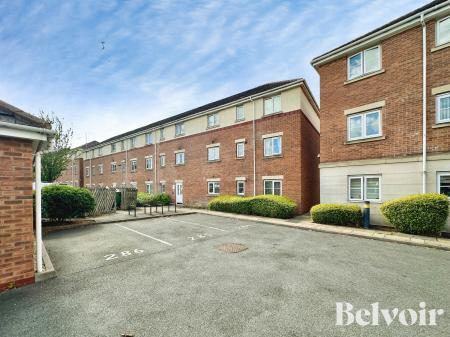 1 bedroom Ground floor flat for sale in Holyhead Road, Wednesbury, Wednesbury, WS10