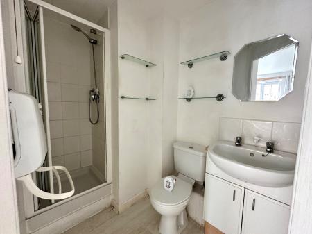2 bedroom Apartment for sale in Doughty Close, Tipton, DY4