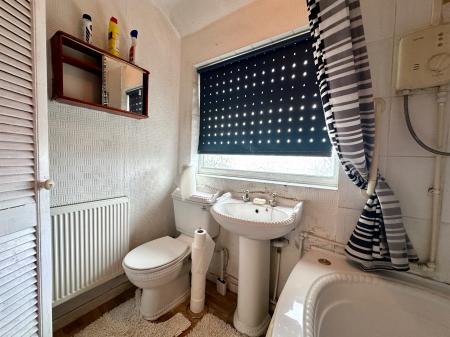 2 bedroom Semi-detached house for sale in Sycamore Road, Wednesbury, Wednesbury, WS10