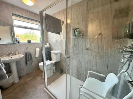 3 bedroom Detached bungalow for sale in Newman Road, Tipton, DY4