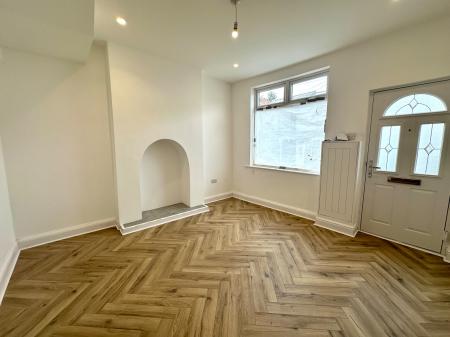 4 bedroom End of terrace house for sale in Vicarage Road, Sandwell, Wednesbury, WS10