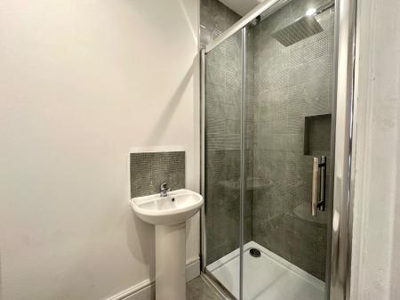 4 bedroom End of terrace house for sale in Vicarage Road, Sandwell, Wednesbury, WS10