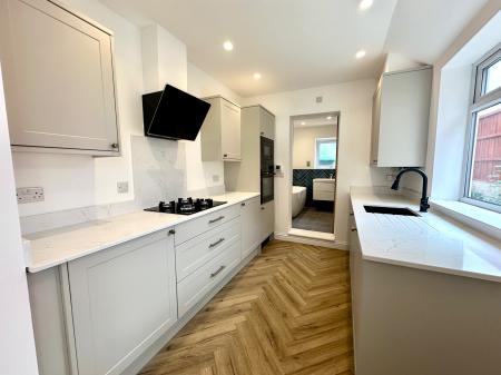 4 bedroom End of terrace house for sale in Vicarage Road, Sandwell, Wednesbury, WS10