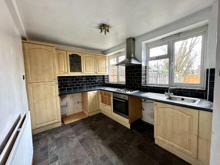3 bedroom Semi-detached house to let in Beech Road, Wednesbury, WS10