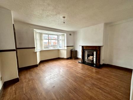 3 bedroom Semi-detached house to let in Beech Road, Wednesbury, WS10