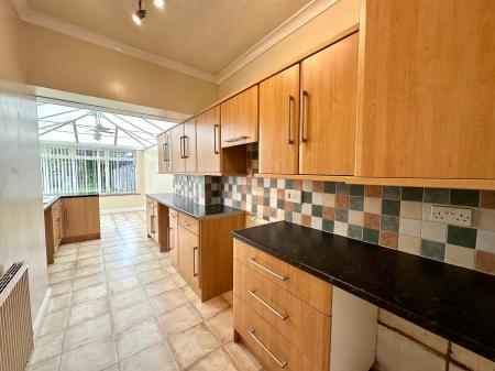 2 bedroom Semi-detached house for sale in Pinfold Street Extension, Darlaston, WS10