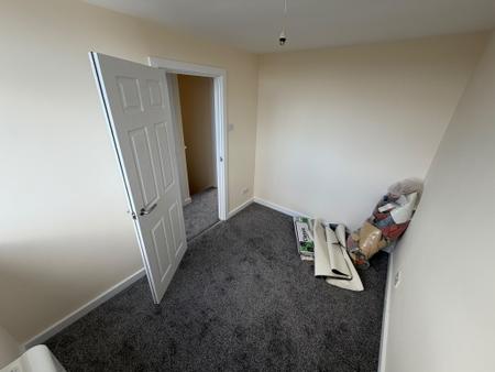 2 bedroom Flat to let in Hanover Road, Rowley Regis, B65