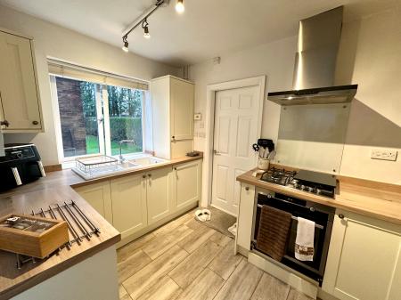 2 bedroom Semi-detached house for sale in Kent Road, Wednesbury, Wednesbury, WS10