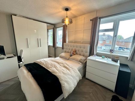 2 bedroom Semi-detached house for sale in Kent Road, Wednesbury, Wednesbury, WS10