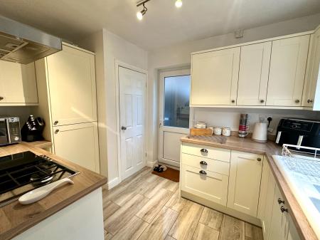 2 bedroom Semi-detached house for sale in Kent Road, Wednesbury, Wednesbury, WS10