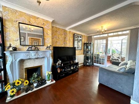3 bedroom Semi-detached house for sale in Mounts Road, Wednesbury, Wednesbury, WS10