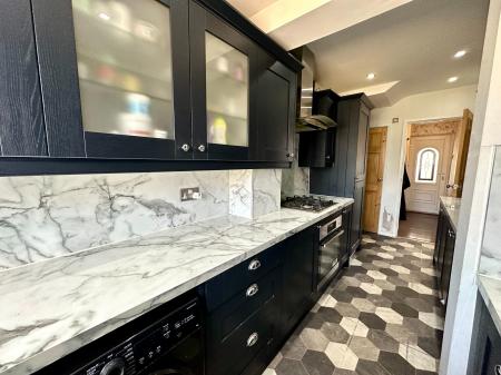 3 bedroom Semi-detached house for sale in Mounts Road, Wednesbury, Wednesbury, WS10