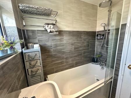 3 bedroom Semi-detached house for sale in Mounts Road, Wednesbury, Wednesbury, WS10