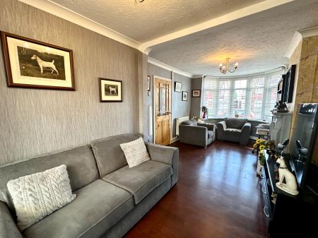 3 bedroom Semi-detached house for sale in Mounts Road, Wednesbury, Wednesbury, WS10