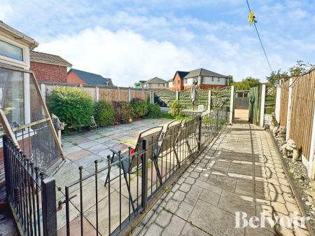 3 bedroom Semi-detached house for sale in Mounts Road, Wednesbury, Wednesbury, WS10