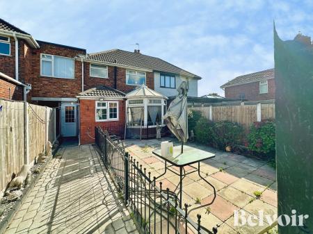 3 bedroom Semi-detached house for sale in Mounts Road, Wednesbury, Wednesbury, WS10