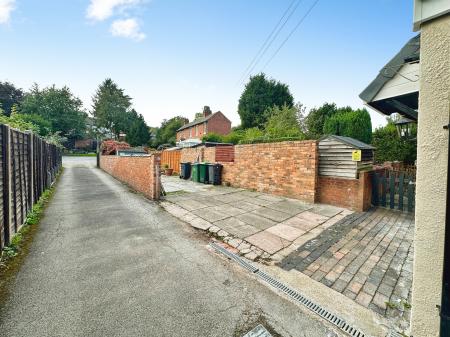 2 bedroom End of terrace house for sale in Handley Street, Wednesbury, Wednesbury, WS10