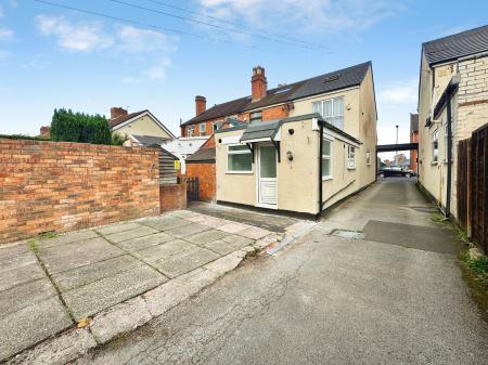 2 bedroom End of terrace house for sale in Handley Street, Wednesbury, Wednesbury, WS10
