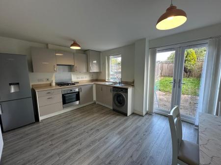 3 bedroom Terraced House to let in Centenary Lane, Wednesbury, WS10