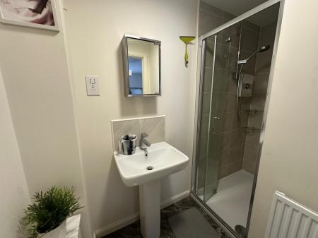 3 bedroom Terraced House to let in Centenary Lane, Wednesbury, WS10