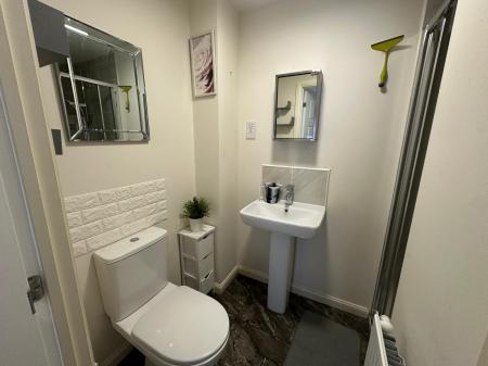 3 bedroom Terraced House to let in Centenary Lane, Wednesbury, WS10
