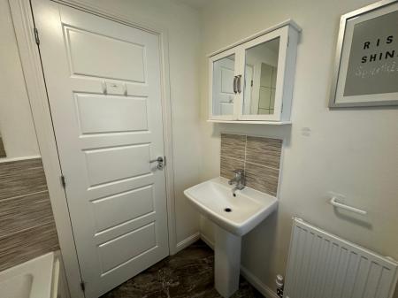 3 bedroom Terraced House to let in Centenary Lane, Wednesbury, WS10