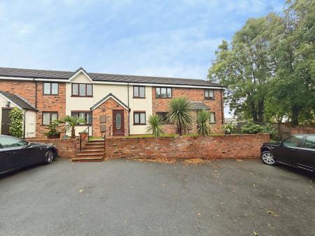 2 bedroom Flat to let in Church Hill Court, Wednesbury, WS10
