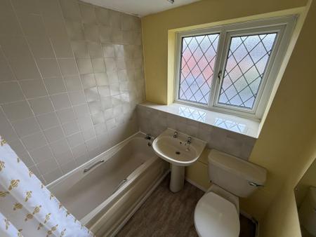 2 bedroom Flat to let in Church Hill Court, Wednesbury, WS10
