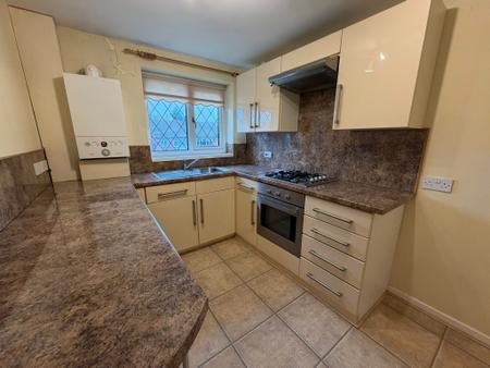 2 bedroom Flat to let in Church Hill Court, Wednesbury, WS10