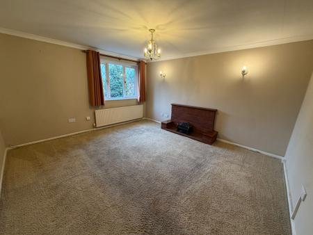 2 bedroom Flat to let in Church Hill Court, Wednesbury, WS10