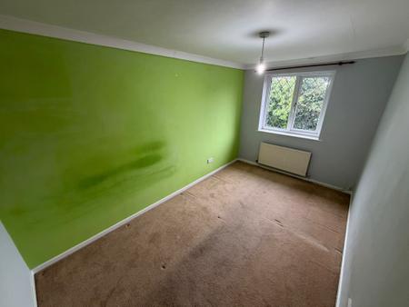 2 bedroom Flat to let in Church Hill Court, Wednesbury, WS10