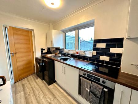 3 bedroom Semi-detached house for sale in Darby Road, Wednesbury, Wednesbury, WS10