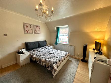 3 bedroom Semi-detached house for sale in Darby Road, Wednesbury, Wednesbury, WS10