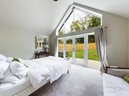 4 bedroom Detached house to let in Chequers Lane, Saham Toney, IP25