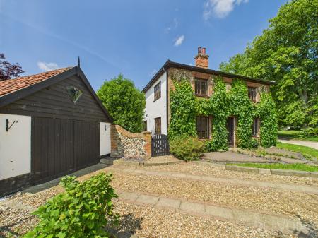 3 bedroom Semi-detached house for sale in The Green, Ashill, IP25