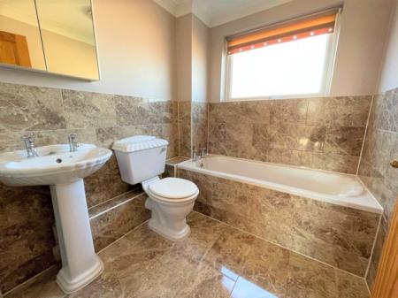 3 bedroom Terraced House to let in Lovell Gardens, Watton, IP25