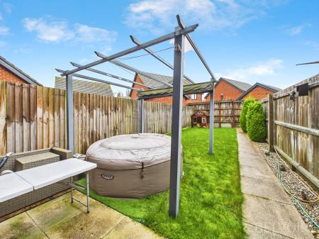 2 bedroom Terraced House for sale in Burrow Drive, Watton, IP25