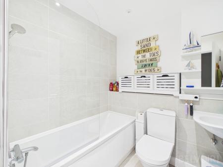 2 bedroom Terraced House for sale in Burrow Drive, Watton, IP25