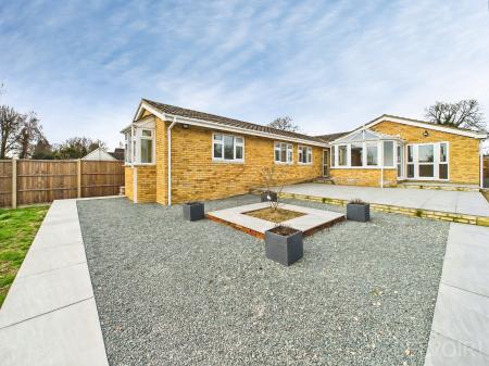 4 bedroom Detached bungalow for sale in Pockthorpe Lane, Thompson, IP24