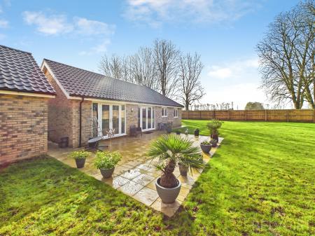 3 bedroom Bungalow for sale in Garner Close, Carbrooke, IP25