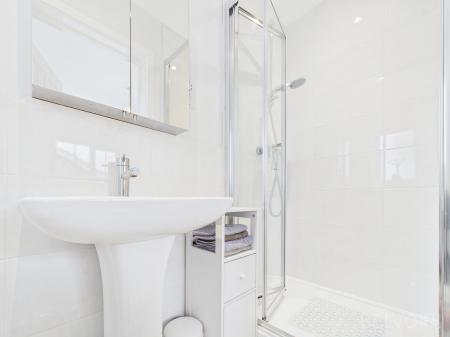 3 bedroom Bungalow for sale in Garner Close, Carbrooke, IP25