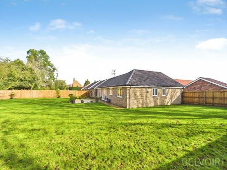 3 bedroom Bungalow for sale in Garner Close, Carbrooke, IP25