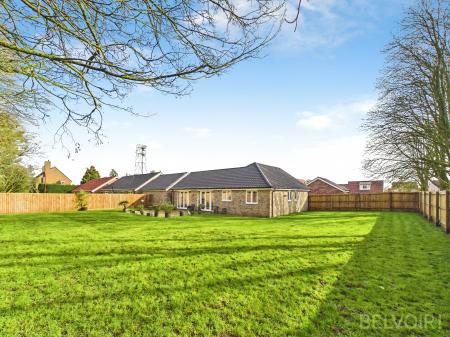 3 bedroom Bungalow for sale in Garner Close, Carbrooke, IP25