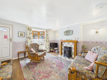 2 bedroom Semi-detached house to let in Cley Lane, Saham Toney, IP25