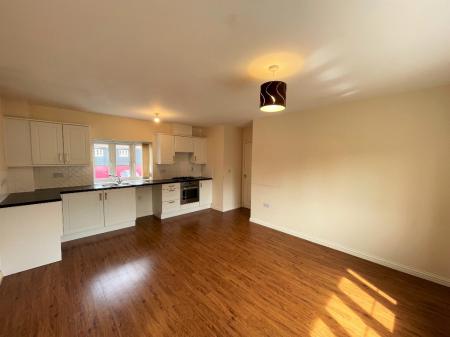 2 bedroom Maisonette to let in Wellington Road, Carbrooke, IP25