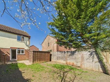 2 bedroom Semi-detached house to let in Keeling Way, Attleborough, NR17